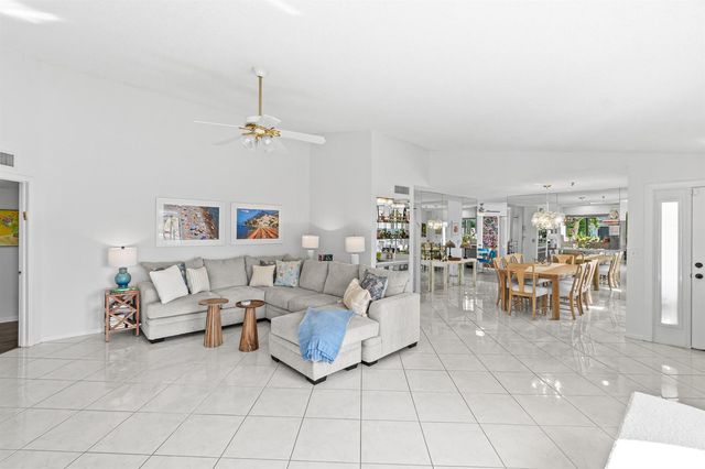 7533 Glendevon Lane 905, Delray Beach, FL 33446