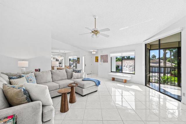7533 Glendevon Lane 905, Delray Beach, FL 33446