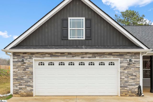 341 Mill Gin Road, Campobello, SC 29322