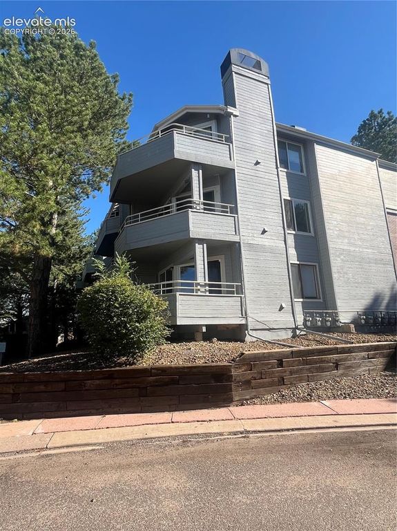 3610 Iguana Drive, Colorado Springs, CO 80910 — photo 2