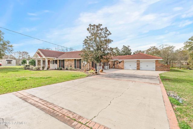 1907 Teche Drive, Breaux Bridge, LA 70517