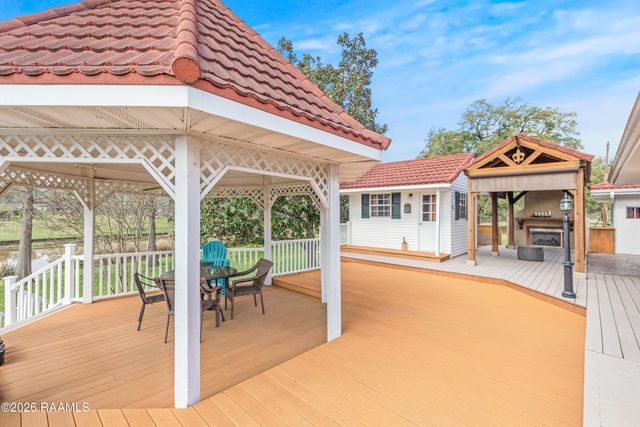 1907 Teche Drive, Breaux Bridge, LA 70517