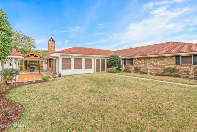 1907 Teche Drive, Breaux Bridge, LA 70517