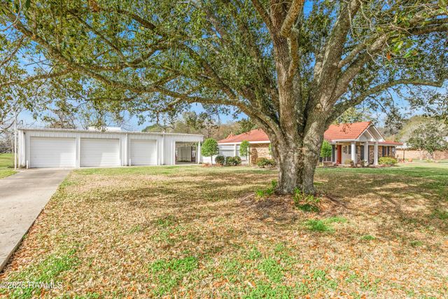 1907 Teche Drive, Breaux Bridge, LA 70517