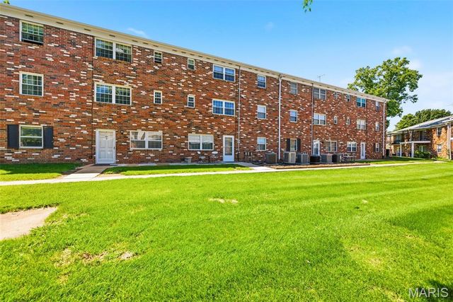 3129 Roger Williams Drive A, Bridgeton, MO 63044
