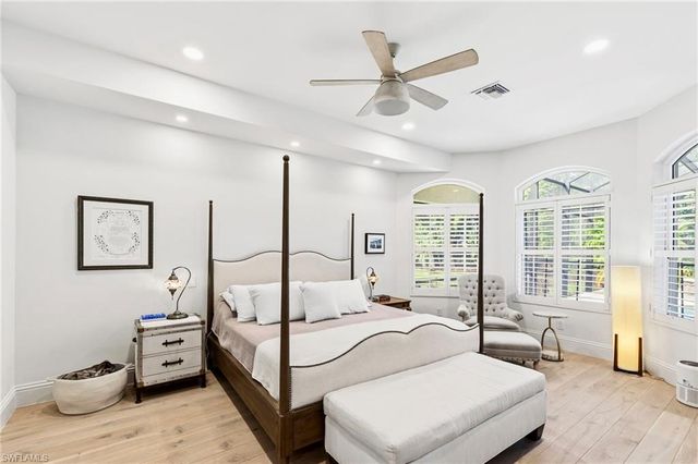 9235 The LN, Naples, FL 34109