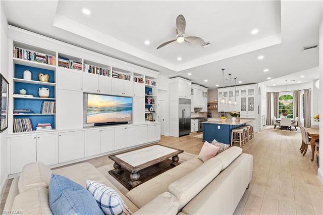 9235 The LN, Naples, FL 34109