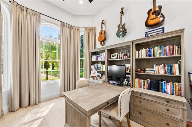 9235 The LN, Naples, FL 34109