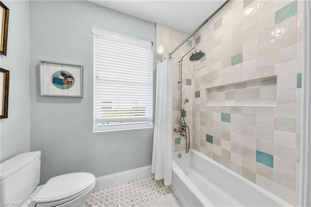 9235 The LN, Naples, FL 34109