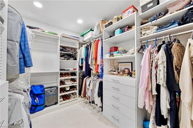 9235 The LN, Naples, FL 34109