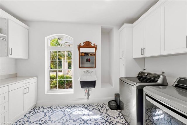 9235 The LN, Naples, FL 34109