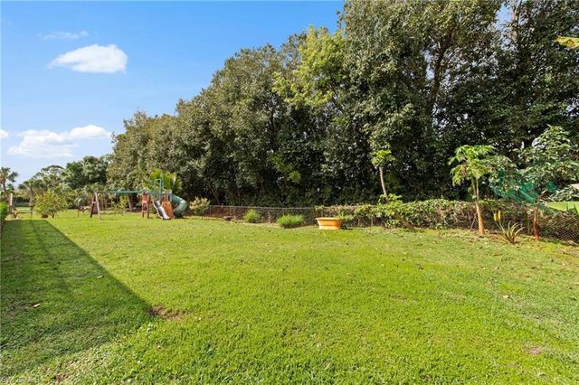 9235 The LN, Naples, FL 34109