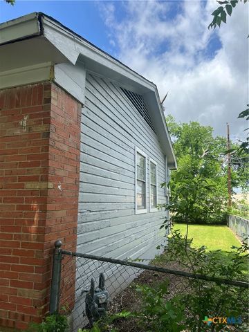 722 W AVENUE E, Copperas Cove, TX 76522