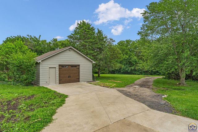 6412 SW Vorse RD, Auburn, KS 66402