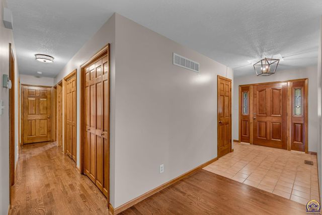 6412 SW Vorse RD, Auburn, KS 66402