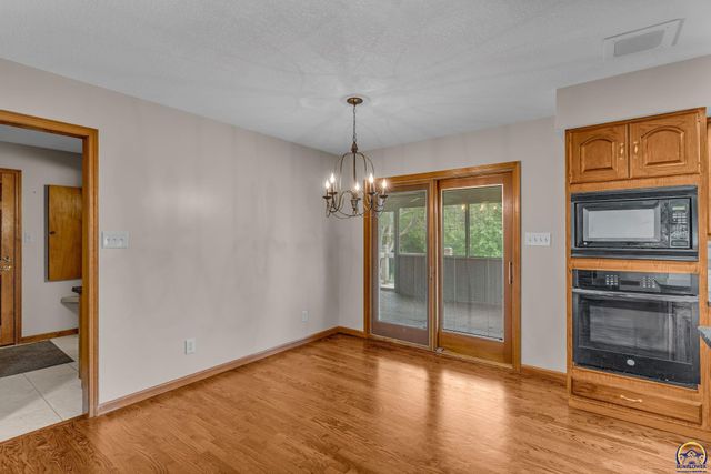 6412 SW Vorse RD, Auburn, KS 66402