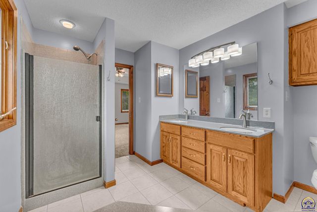 6412 SW Vorse RD, Auburn, KS 66402
