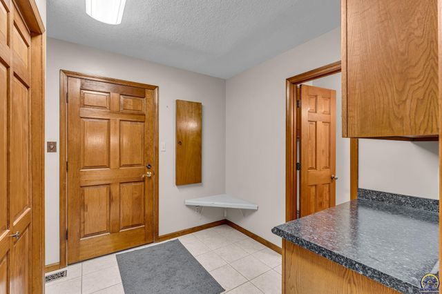 6412 SW Vorse RD, Auburn, KS 66402
