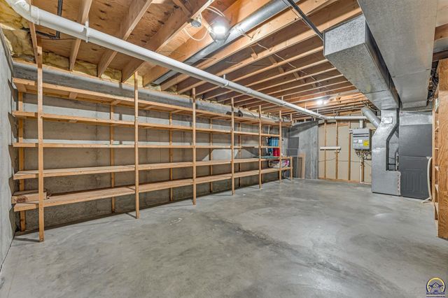 6412 SW Vorse RD, Auburn, KS 66402