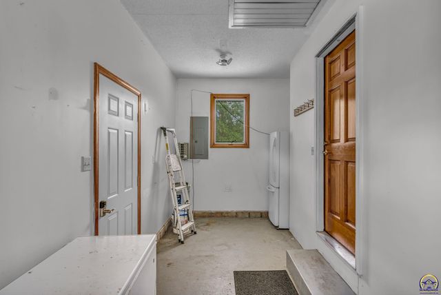 6412 SW Vorse RD, Auburn, KS 66402