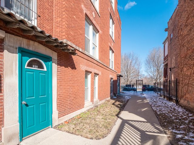 543 E 60th Street 1, Chicago, IL 60637