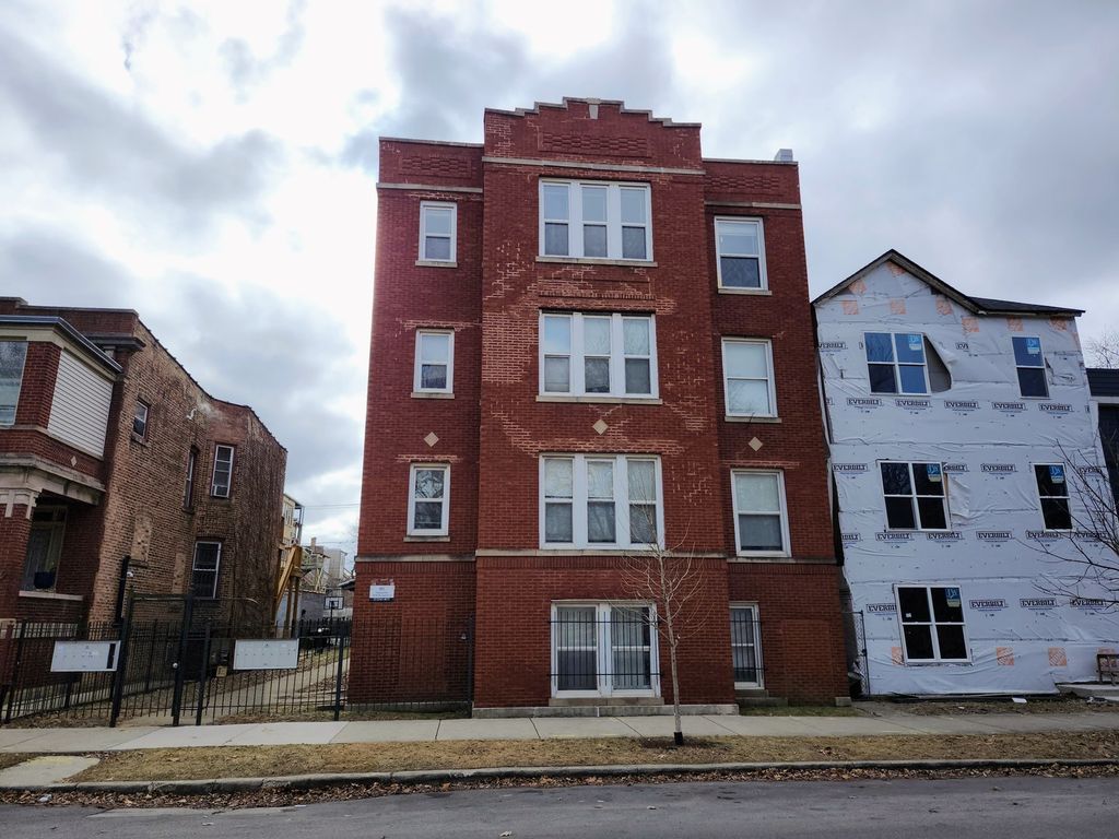 543 E 60th Street 1, Chicago, IL 60637