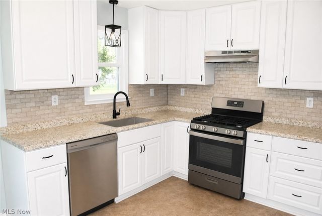 210 Oakdale Drive, South Amherst, OH 44001