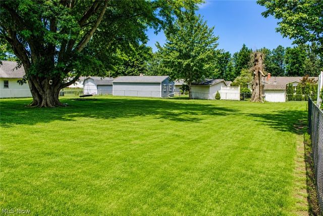 210 Oakdale Drive, South Amherst, OH 44001