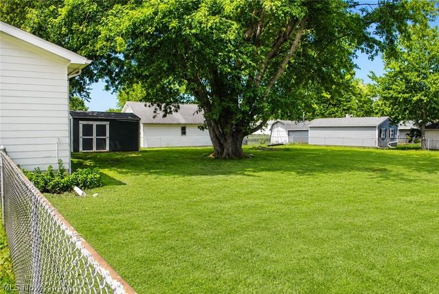 210 Oakdale Drive, South Amherst, OH 44001