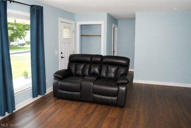 210 Oakdale Drive, South Amherst, OH 44001
