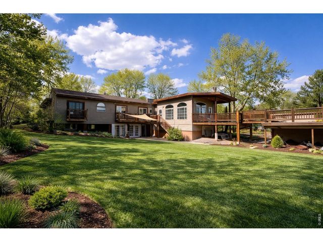 5588 Pioneer Rd, Boulder, CO 80301