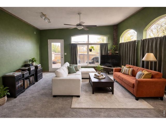 5588 Pioneer Rd, Boulder, CO 80301