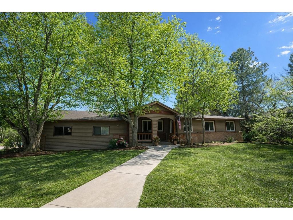 5588 Pioneer Rd, Boulder, CO 80301