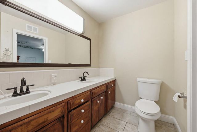 1214 E Mesa Avenue, Fresno, CA 93710