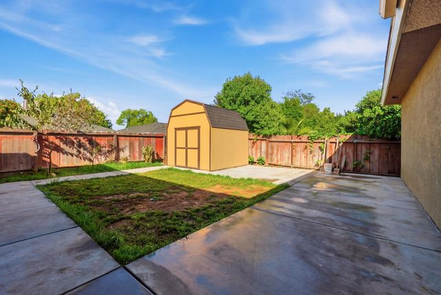 1214 E Mesa Avenue, Fresno, CA 93710