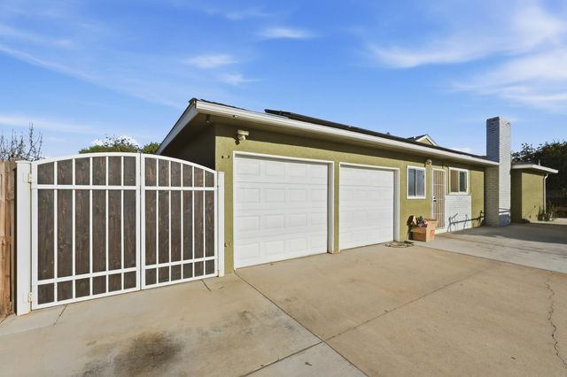 1214 E Mesa Avenue, Fresno, CA 93710