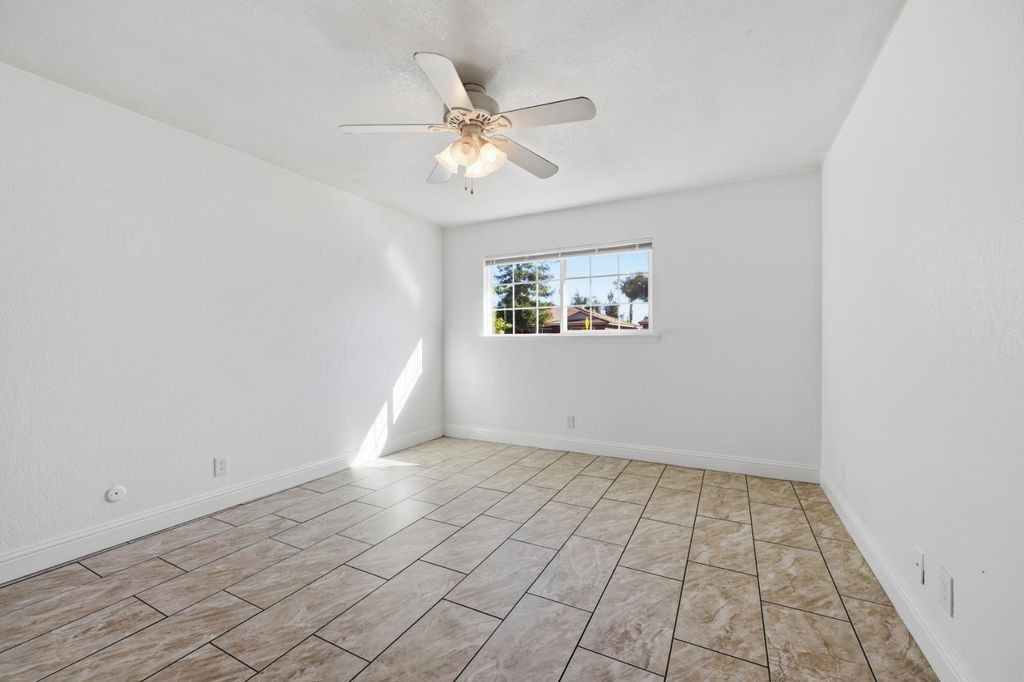 Image 19 of property listing at 1214 E Mesa Avenue, Fresno, CA 93710