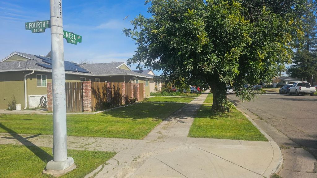 Image 2 of property listing at 1214 E Mesa Avenue, Fresno, CA 93710