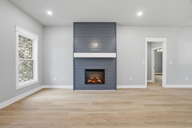 75 Emerald Lane, Greers Ferry, AR 72067