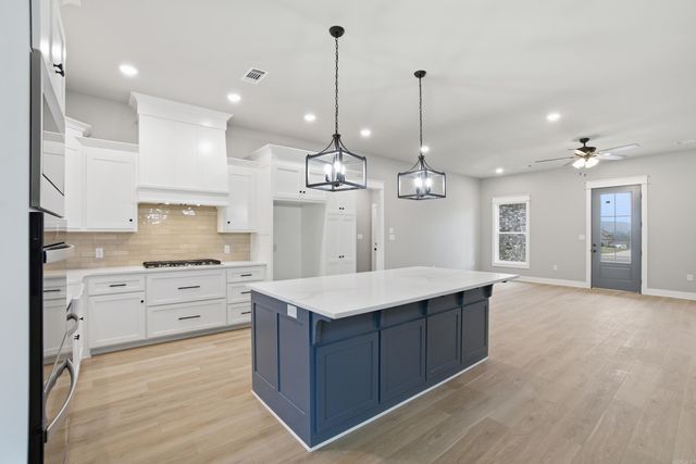 75 Emerald Lane, Greers Ferry, AR 72067