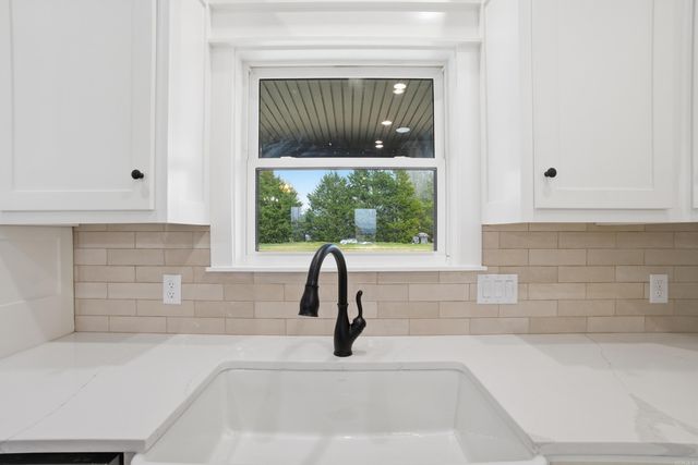 75 Emerald Lane, Greers Ferry, AR 72067