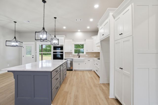 75 Emerald Lane, Greers Ferry, AR 72067