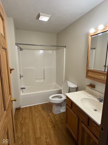 8 Gladiator Drive, Waynetown, IN 47990