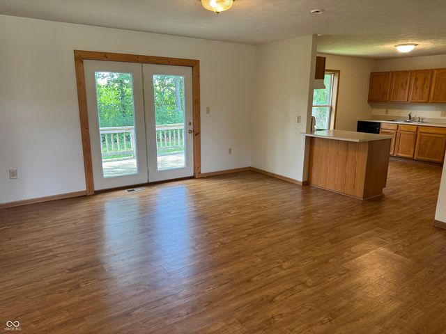 8 Gladiator Drive, Waynetown, IN 47990