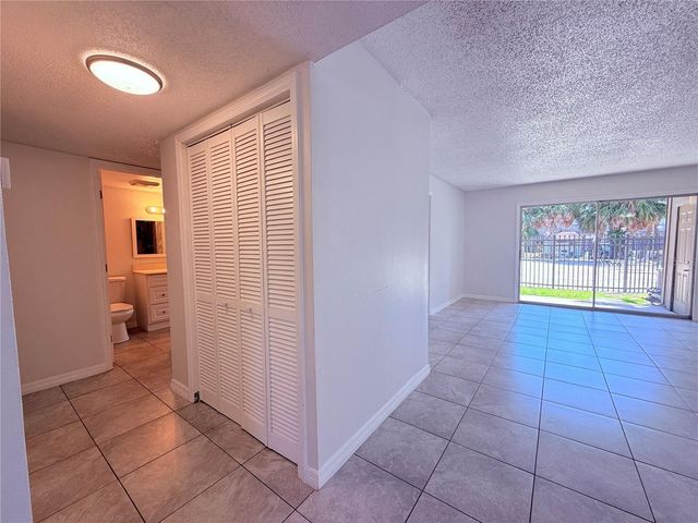 6332 NEWTOWN CIR A4, Tampa, FL 33615