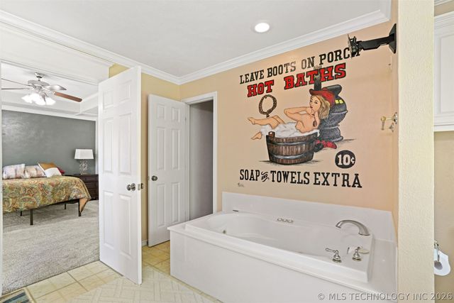 7221 Garden Oak Drive, Kingston, OK 73439