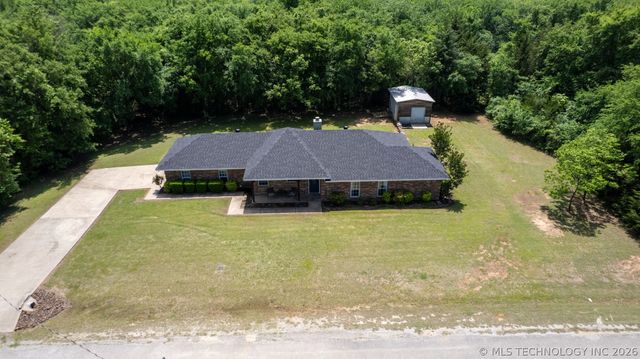 7221 Garden Oak Drive, Kingston, OK 73439