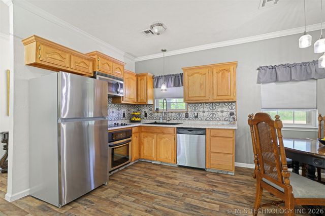 7221 Garden Oak Drive, Kingston, OK 73439