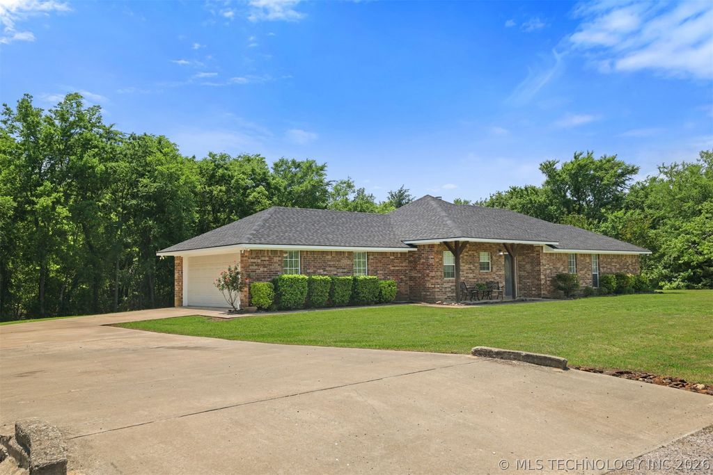 7221 Garden Oak Drive, Kingston, OK 73439