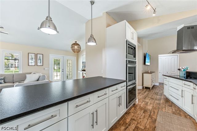 5630 Riverside DR, Cape Coral, FL 33904